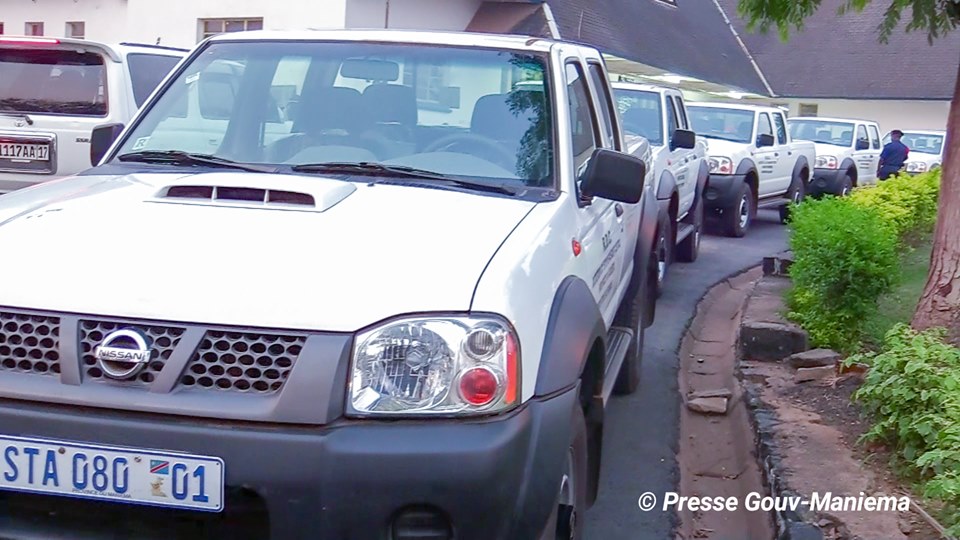 Maniema : Auguy Musafiri remet des véhicules aux Administrateurs des territoires